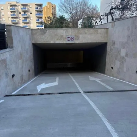 Luz Split, Private Parking Spot In The Garage דירה