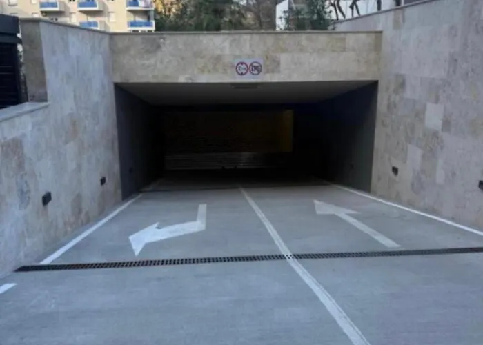 Luz Split, Private Parking Spot In The Garage Lägenhet